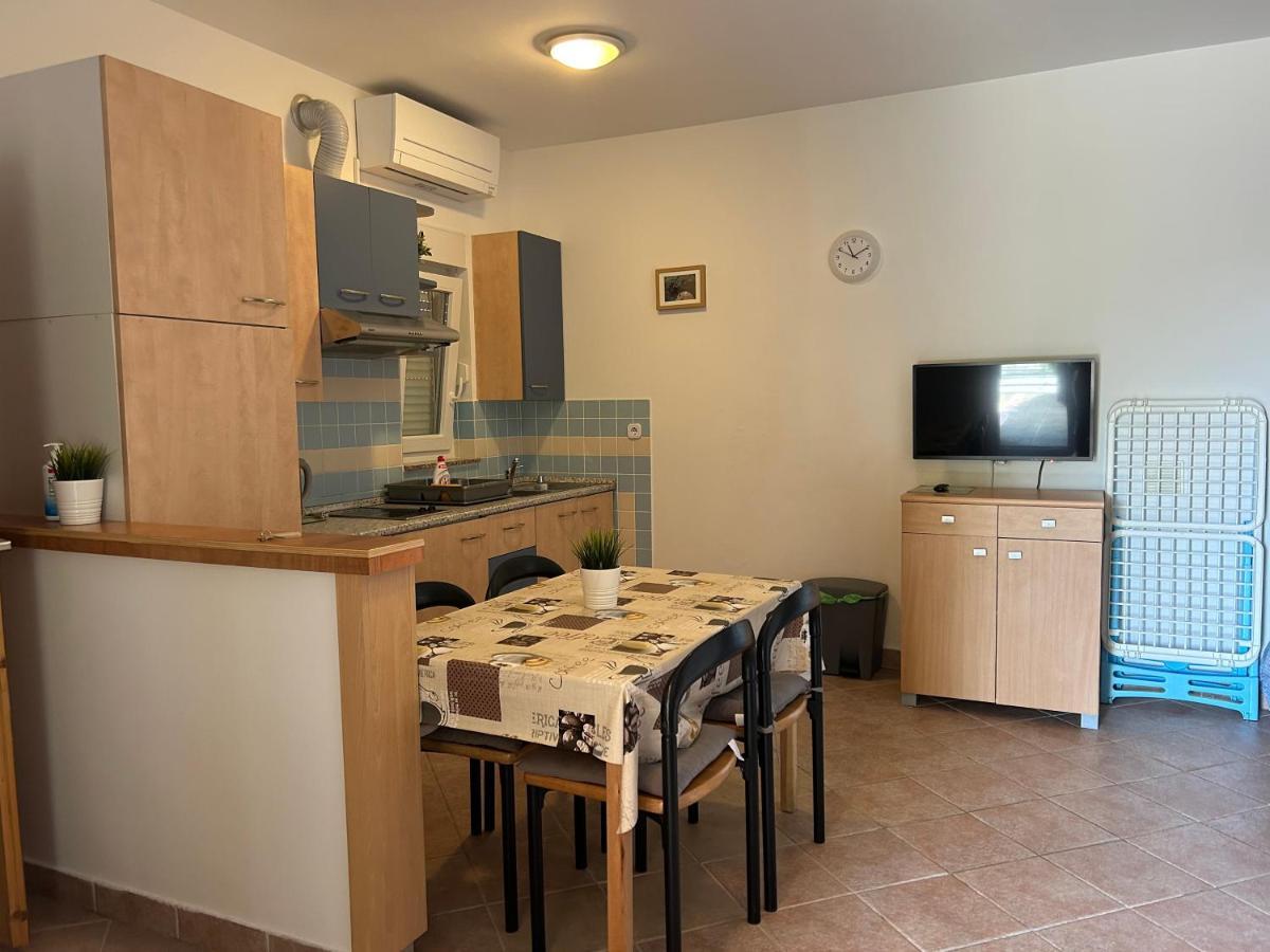 Apartmani Roko バスカ エクステリア 写真