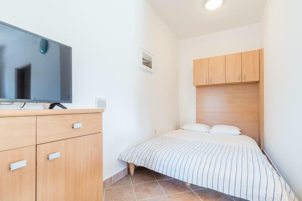 Apartmani Roko バスカ エクステリア 写真